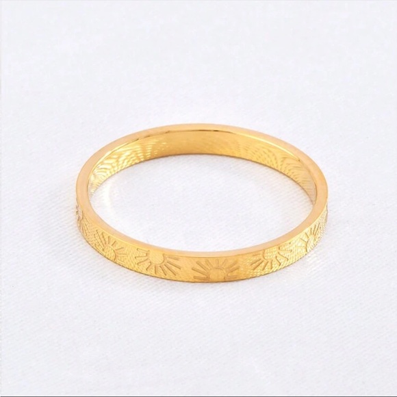 Jewelry - Gold plated stainless steel sun ring band